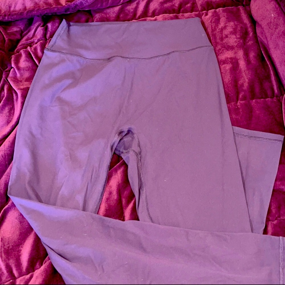 **SOLD**Kamo Fitness leggings size large